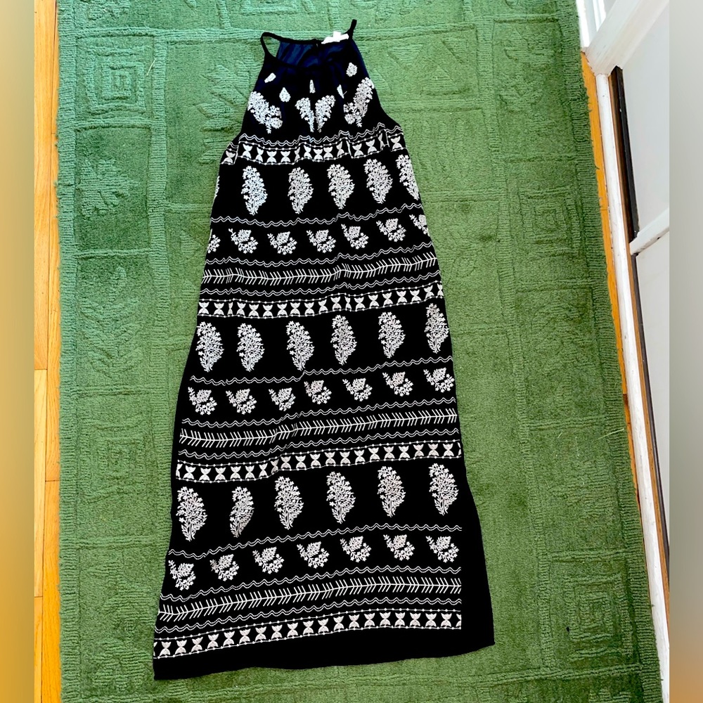 THML maxi dress with side slits and beautiful embroidery.